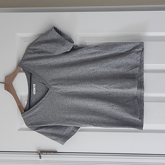 Threads 4 Thoughts Organic Cotton V Neck Tee in Light Grey Size Small - Picture 1 of 6